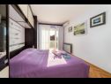 Ferienwohnungen Stipe - comfortable apartment for 6 person: A(4+2) Makarska - Riviera Makarska  - Ferienwohnung - A(4+2): Schlafzimmer