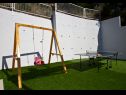 Ferienhaus Miho - with pool : H(12+4) Omis - Riviera Omis  - Kroatien - Kinderspielplatz