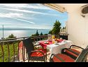 Ferienwohnungen Franka - beautiful sea view & parking: A1(3), A2(2+2), A3(2+2), A4(3+1) Stanici - Riviera Omis  - Ferienwohnung - A3(2+2): Terasse