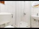 Ferienwohnungen Neva - 50m from the sea A1(2+1), A2(2+1), SA3(3) Sumpetar - Riviera Omis  - Studio-Ferienwohnung - SA3(3): Badezimmer mit Toilette