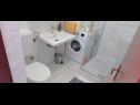 Ferienhaus Erna - 4m to the sea: H(6) Jakisnica - Insel Pag  - Kroatien - H(6): Badezimmer mit Toilette