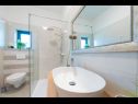 Ferienhaus Villa Solis - luxury with pool: H(6) Dicmo - Riviera Split  - Kroatien - H(6): Badezimmer mit Toilette