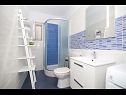 Ferienwohnungen Anamarija - garden terrace : A1(4) Split - Riviera Split  - Ferienwohnung - A1(4): Badezimmer mit Toilette
