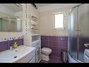 Ferienhaus Ante - 6m from the sea H(8+1) Seget Vranjica - Riviera Trogir  - Kroatien - H(8+1): Badezimmer mit Toilette
