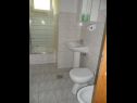 Ferienwohnungen Gor A1(2+2), B2(2+2) Sevid - Riviera Trogir  - Ferienwohnung - A1(2+2): Badezimmer mit Toilette