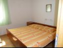 Ferienwohnungen Gor A1(2+2), B2(2+2) Sevid - Riviera Trogir  - Ferienwohnung - A1(2+2): Schlafzimmer