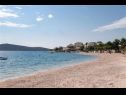 Ferienwohnungen Mer - 10m to the beach: A1(4+2) Sevid - Riviera Trogir  - Strand