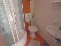 Ferienwohnungen Davorka - 50m from the sea A1(2+2), A2(2+2) Trogir - Riviera Trogir  - Ferienwohnung - A2(2+2): Badezimmer mit Toilette