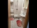 Ferienwohnungen Marija - 10m from beach: A1(4+1), A2(6), A3(6+2) Trogir - Riviera Trogir  - Ferienwohnung - A3(6+2): Badezimmer mit Toilette
