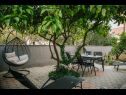Ferienwohnungen Florio - garden & free parking: A1(5) Trogir - Riviera Trogir  - Haus