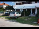 Ferienwohnungen Ana- next to the sea A1(2+2), A2(2+3), A3(2+2), A4(2+3) Bibinje - Riviera Zadar  - Parkplatz