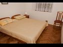 Ferienwohnungen Pupa - nice family apartments: A1 Dora(4+1), A2 Mihael(4+1), A3 Tea(2+1) Petrcane - Riviera Zadar  - Ferienwohnung - A2 Mihael(4+1): Schlafzimmer