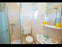 Ferienwohnungen Teo - 8m from the sea & parking: A1 žuti(4), A2 bijeli(4), A3 novi(4) Privlaka - Riviera Zadar  - Ferienwohnung - A1 žuti(4): Badezimmer mit Toilette