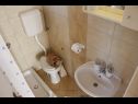 Ferienwohnungen Old Stone: SA1(2), A2(4+1), SA4(2) Sukosan - Riviera Zadar  - Studio-Ferienwohnung - SA1(2): Badezimmer mit Toilette