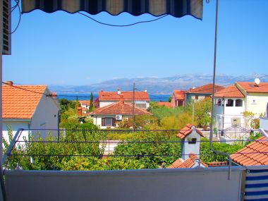 Ferienwohnungen Slavica - Apartment with large terrace: A1(4) Supetar - Insel Brac 