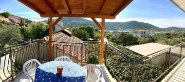 Ferienwohnungen Ivo - barbecue: A1(2+1) Vinisce - Riviera Trogir 